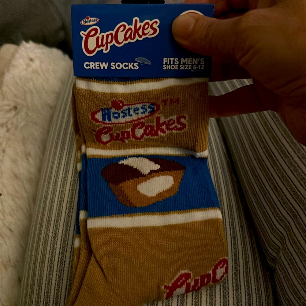 Cupcakes hostess adult socks